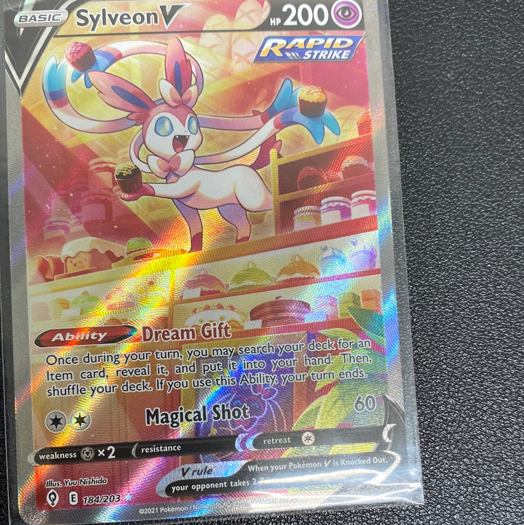 Pokemon Sylveon V Evolving Skies 184/203 Alt Art